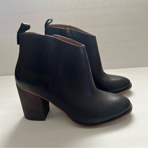 WOMENS BOOTS